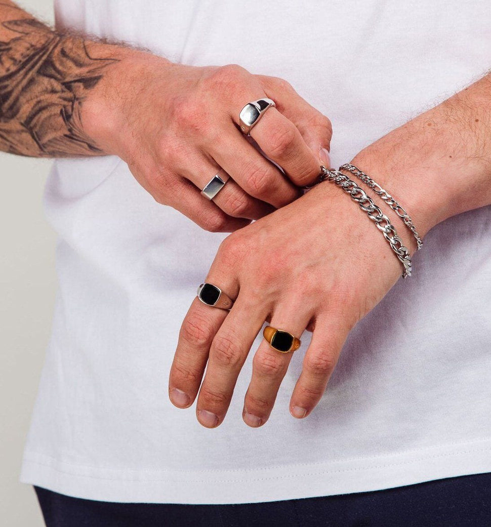 Stockholm Signet Ring Ringer Leo Chevon