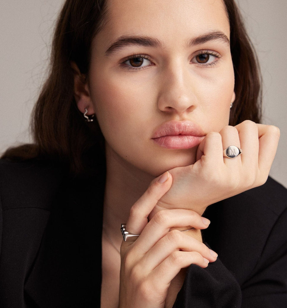 Vienna Bokstav Ring Ringer Leo Chevon