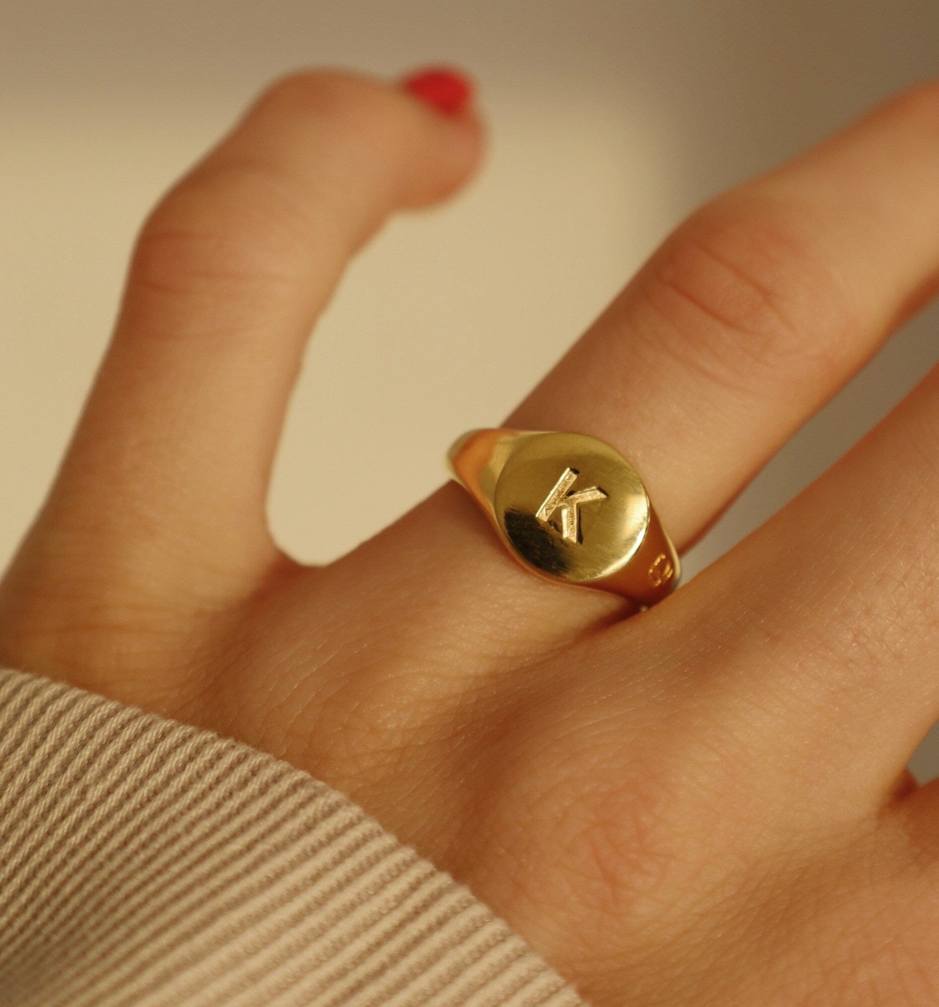 Vienna Bokstav Ring Ringer Leo Chevon