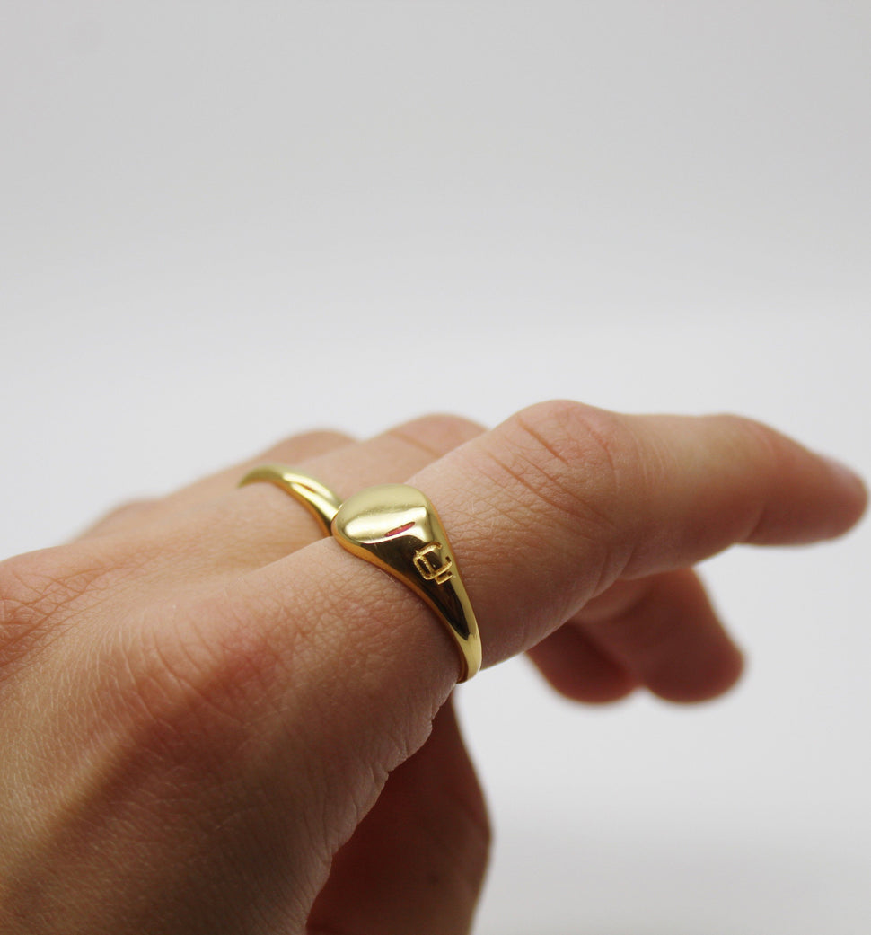 Berlin Ring - Leo Chevon