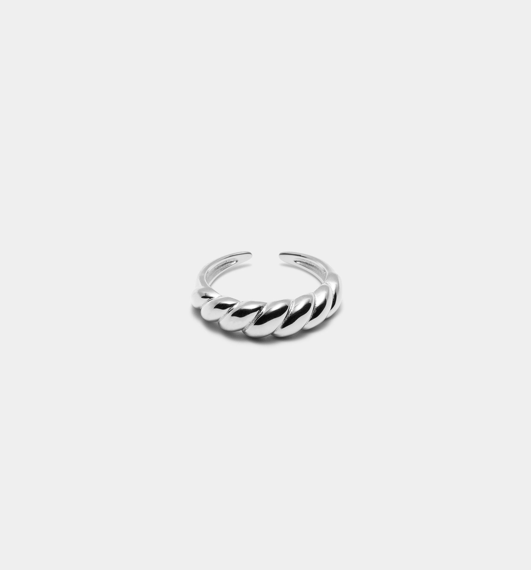 London Ring - Leo Chevon