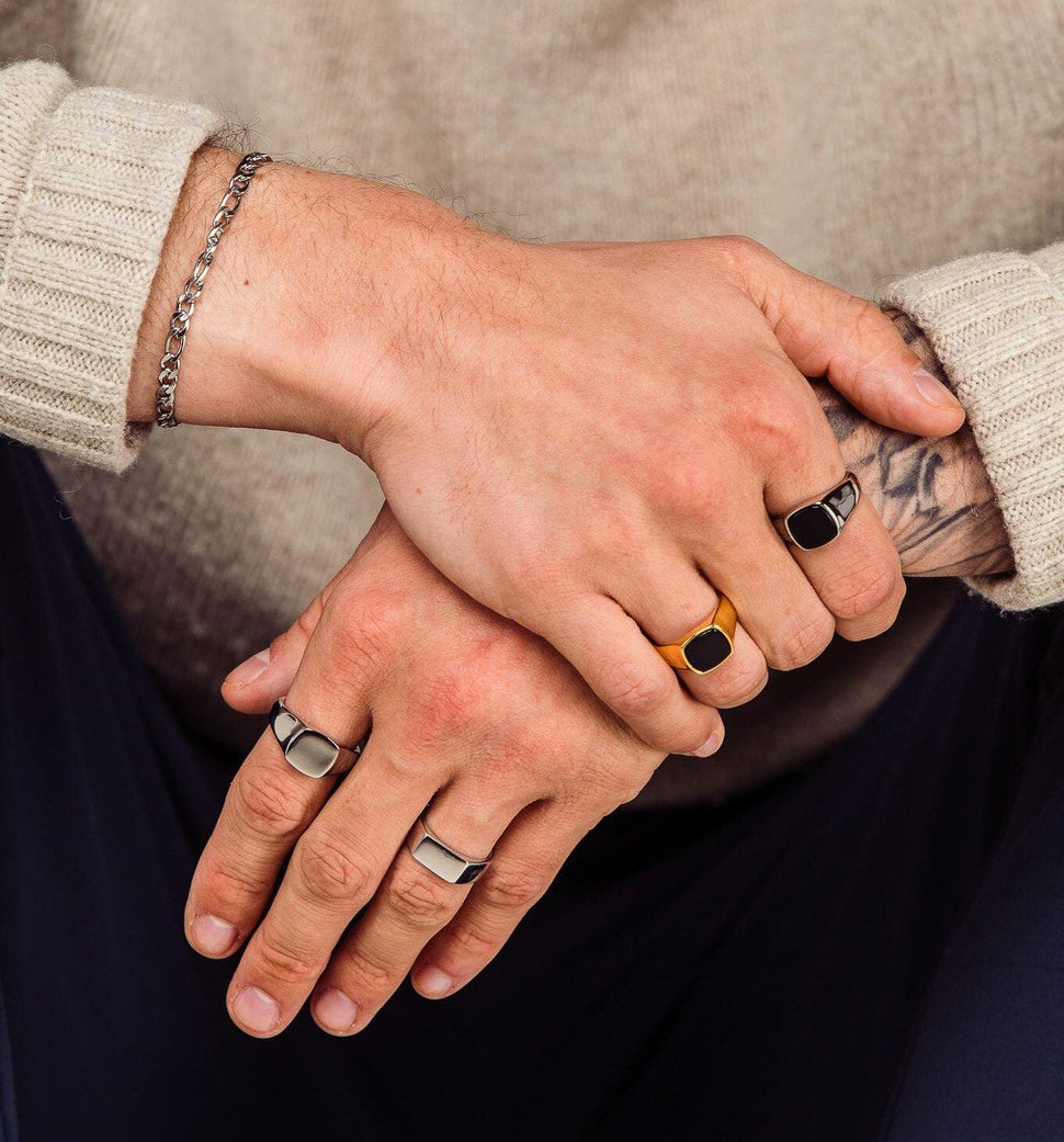 Oslo Onyx Signet Ring Ringer Leo Chevon 