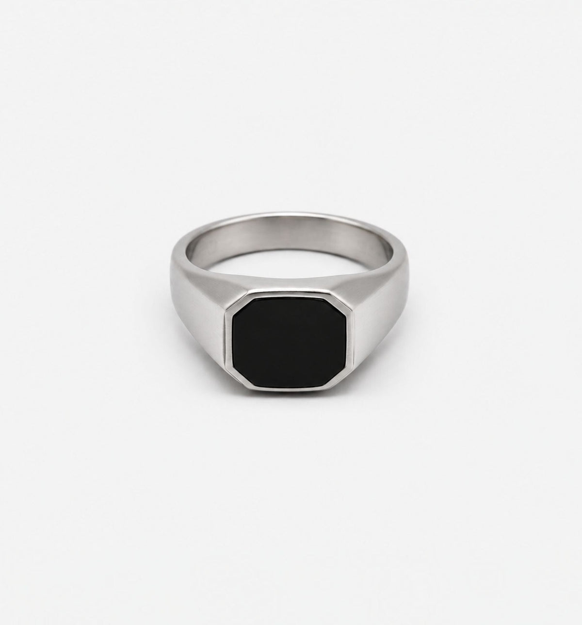 Tokyo Onyx Ring Ringer Leo Chevon 