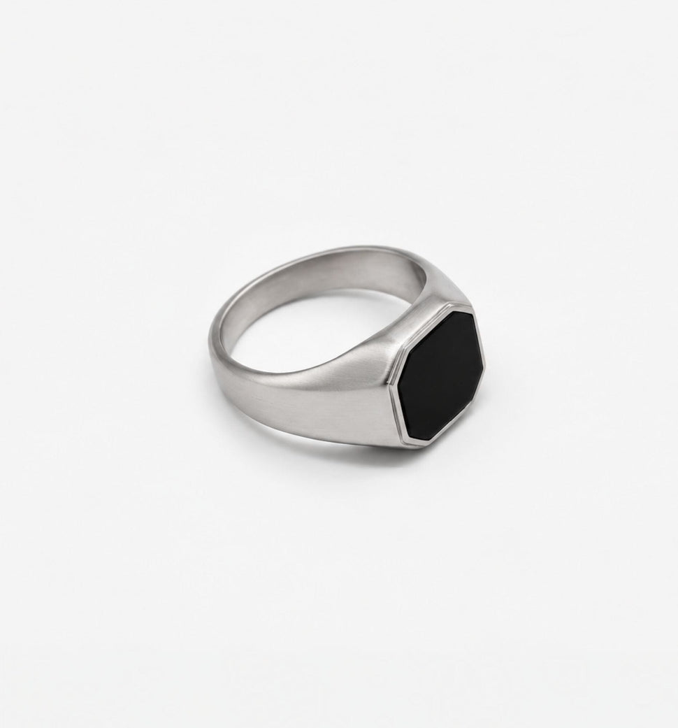 Tokyo Onyx Ring Ringer Leo Chevon 