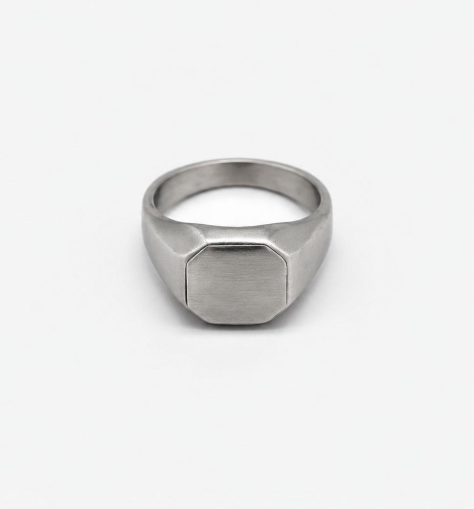 Tokyo Ring Ringer Leo Chevon 