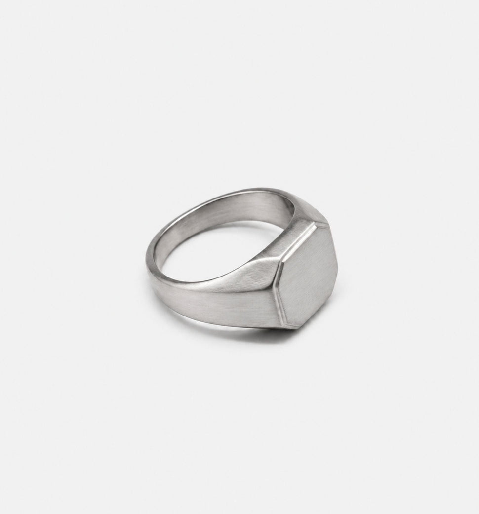 Tokyo Ring Ringer Leo Chevon 