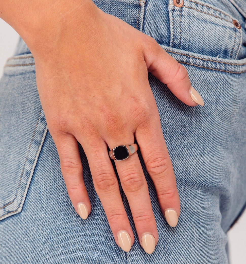 Oslo Onyx Signet Ring - Ringer