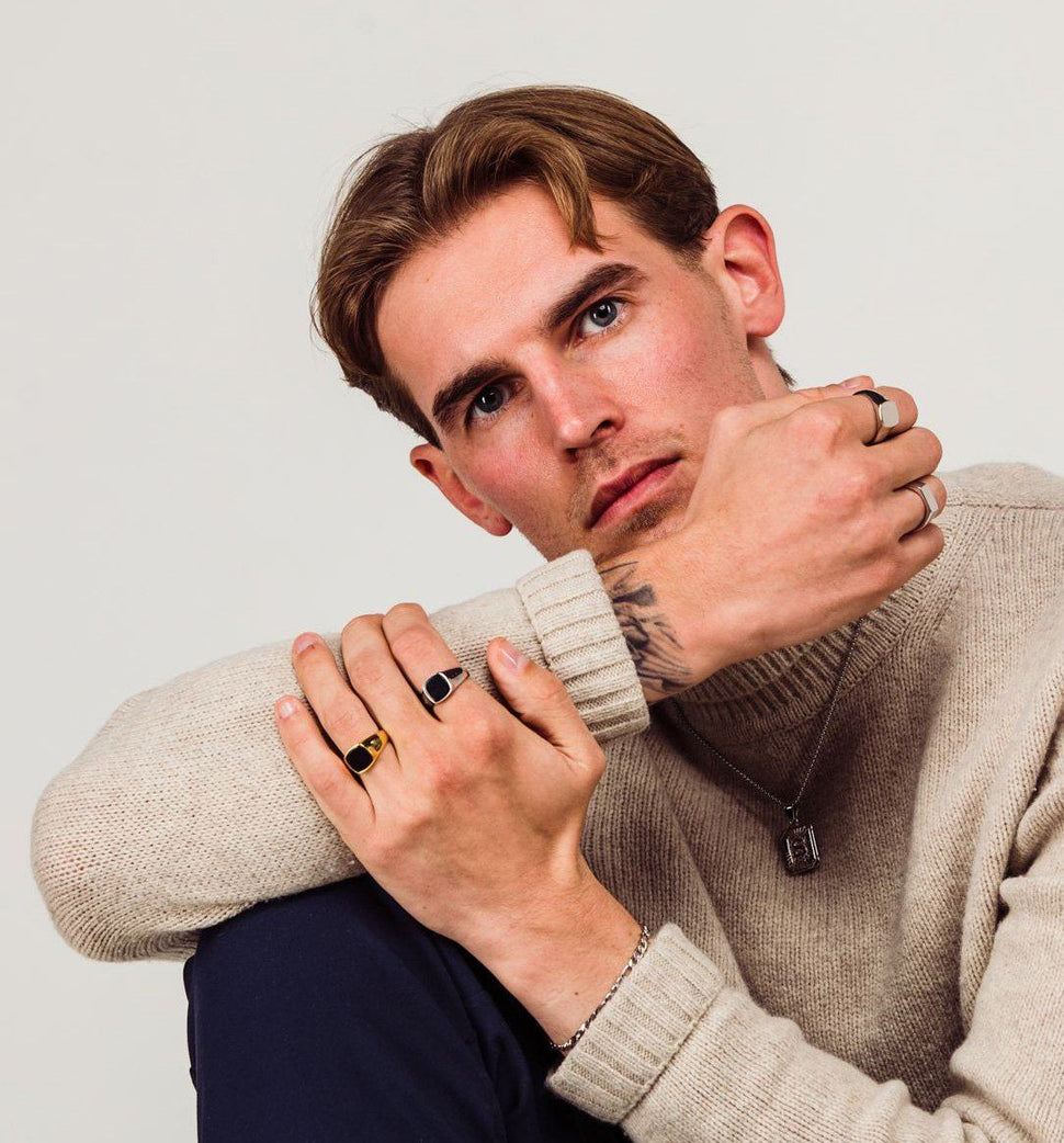 Oslo Onyx Signet Ring - Ringer